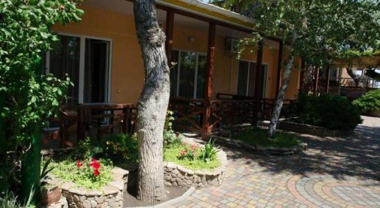 Tiha Gavan Guest house - 1