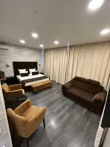 Red Fox na Vzlotnoy 2e - 1