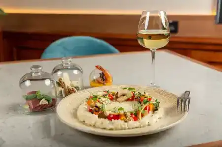 Courtyard by Marriott City Center - 17