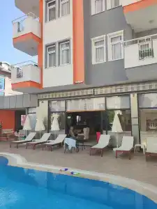 Cleopatra King Apart - 45