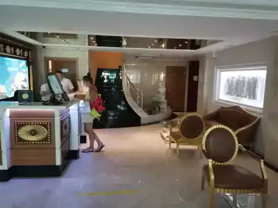 Агора - 33