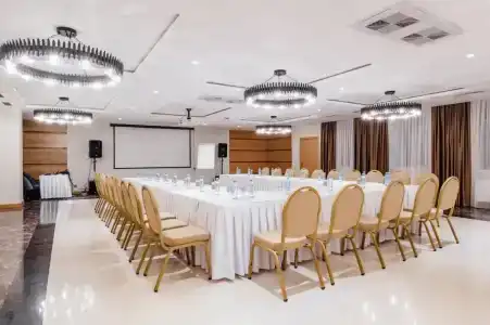 Ramada by Wyndham - 29