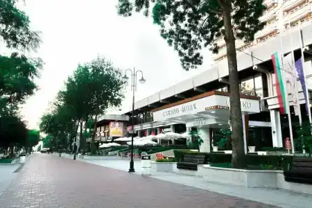 & Casino Cherno More - 28