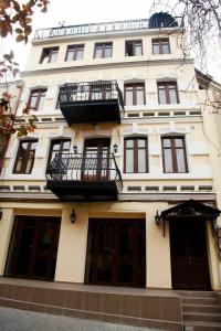 Barsuna Bar Boutique - 0