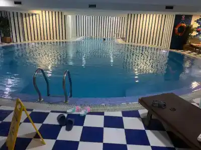 Ramada by Wyndham - 41