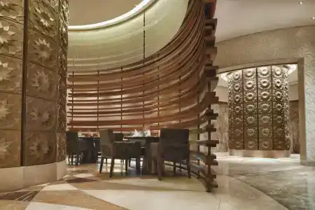 Swissôtel Al Ghurair - 97