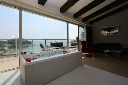 Charisma de Luxe - 76