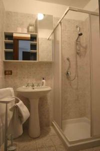 Vatican Rooms Guest House - 9