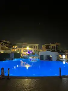 Novotel Bahrain Al Dana Resort - 4