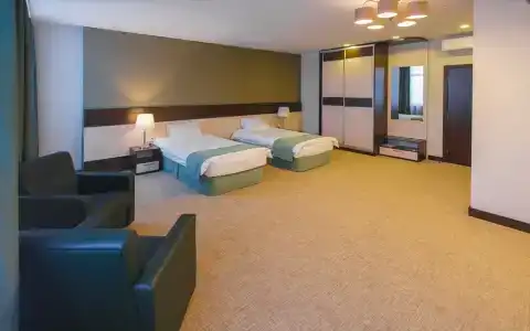 Reston & Spa - 2