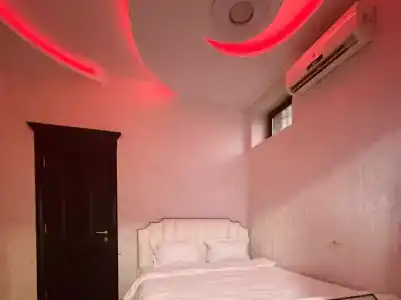 Royal Renaissance - 14