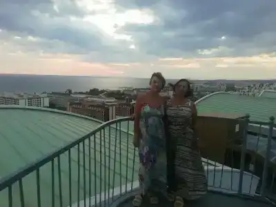 Elite Luxury Suite & Spa - 36