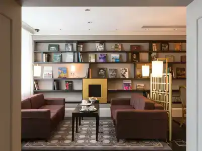 DOM Boutique by Authentics - 44