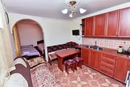 Aghasu Tun B&B - 10