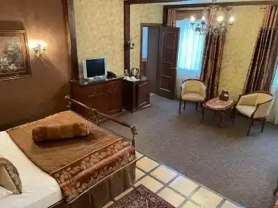 La Vie De Chateau - 28