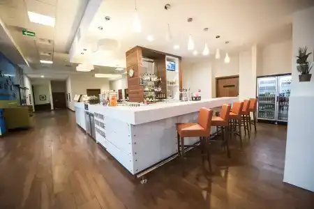 Hampton by Hilton - 17