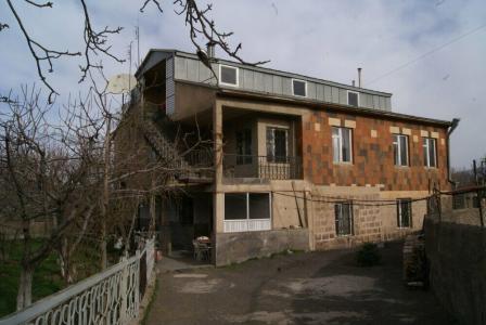 Azhdahak Guesthouse - 0