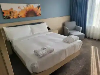 Hampton By Hilton - 34