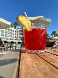 Maya World Side - 32