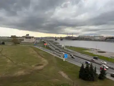 Охтинская - 81