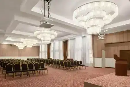 Ramada by Wyndham - 76