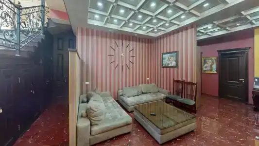 Royal Renaissance - 27