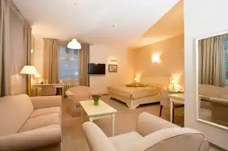 Mabre Residence - 9