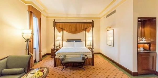 The Oberoi Grand Kolkata - 74