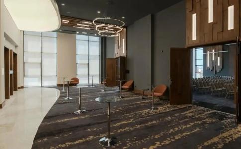 DoubleTree by Hilton - 54