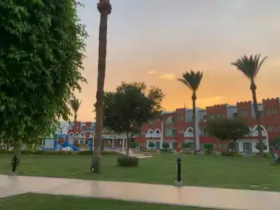 Sunrise Garden Beach Resort - 7