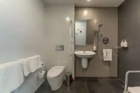 Holiday Inn Express - 17