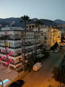 Cleopatra King Apart - 17