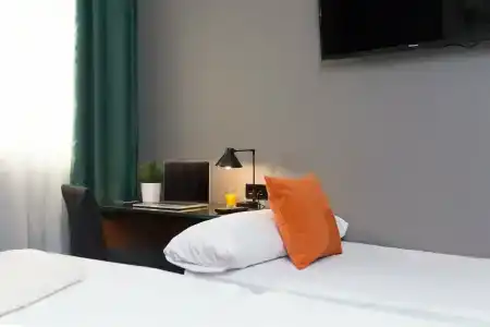 Malcom and Barret - 86