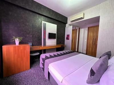 Black Art Otel - 46