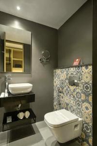 Le Foliage by TGI - 16