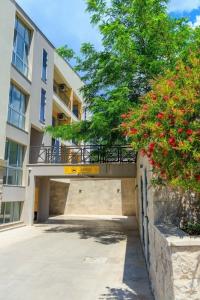 Apart Katunjanin - 18