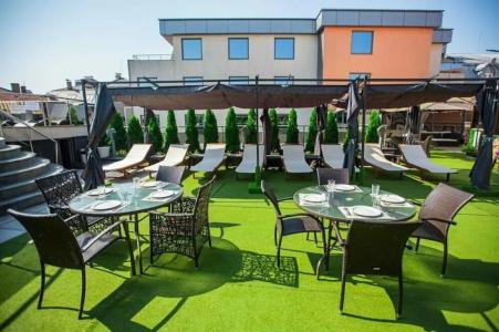 Cosmopolitan & Wellness - 92