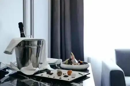 Cosmos Selection Saint-Petersburg Italyanskaya - 63