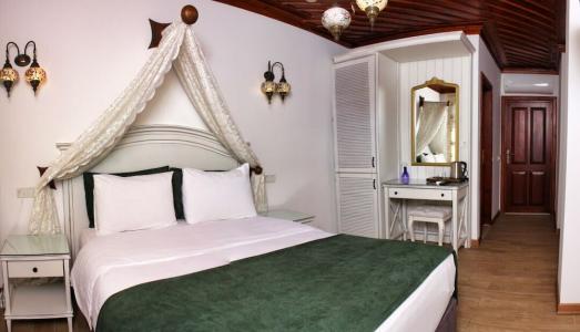 White Garden-Adult Only - 37