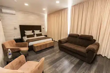 Red Fox na Vzlotnoy 2e - 23