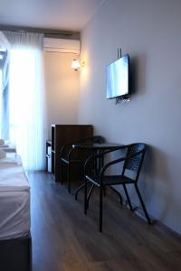Majestic & Restaurant - 20