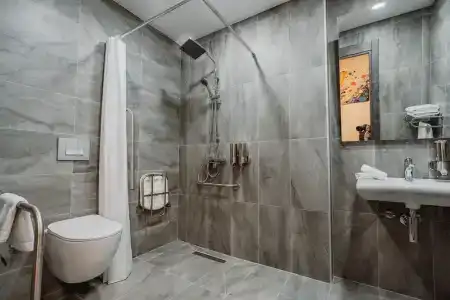 Best Western Plus - 76