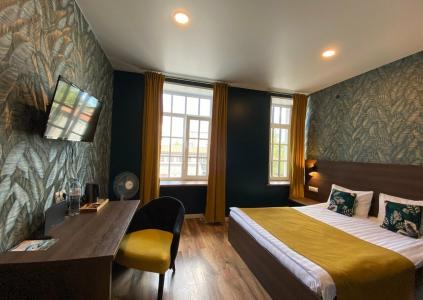 "ЛАСТОЧКИНО ГНЕЗДО" - 60