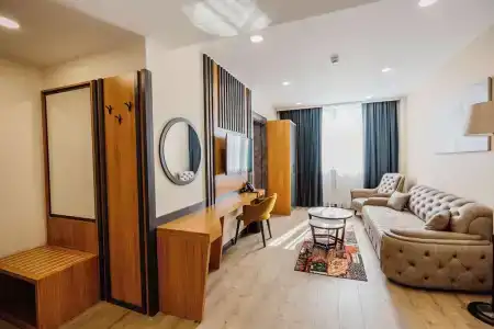 Best Western Plus - 80