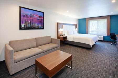 Holiday Inn Express & Suites HOLLYWOOD WALK OF FAME by IHG - 20