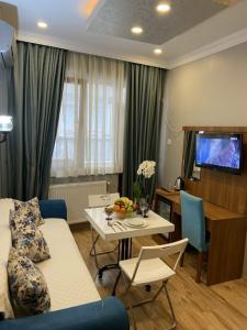 Riverland Suites & Apart - 290