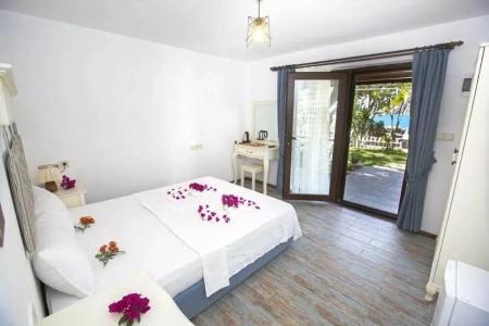 Lagoon Boutique - 50