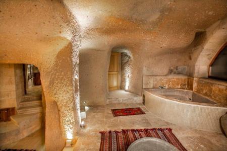 Caldera Cave & Restaurant - 303
