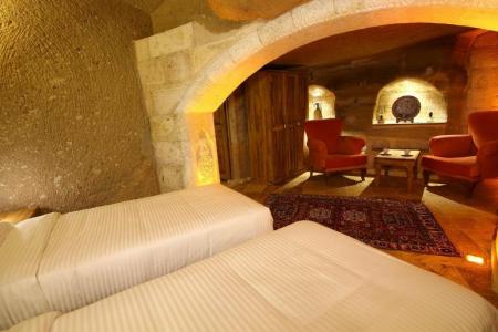 Caldera Cave & Restaurant - 125