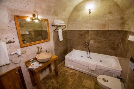 Caldera Cave & Restaurant - 225